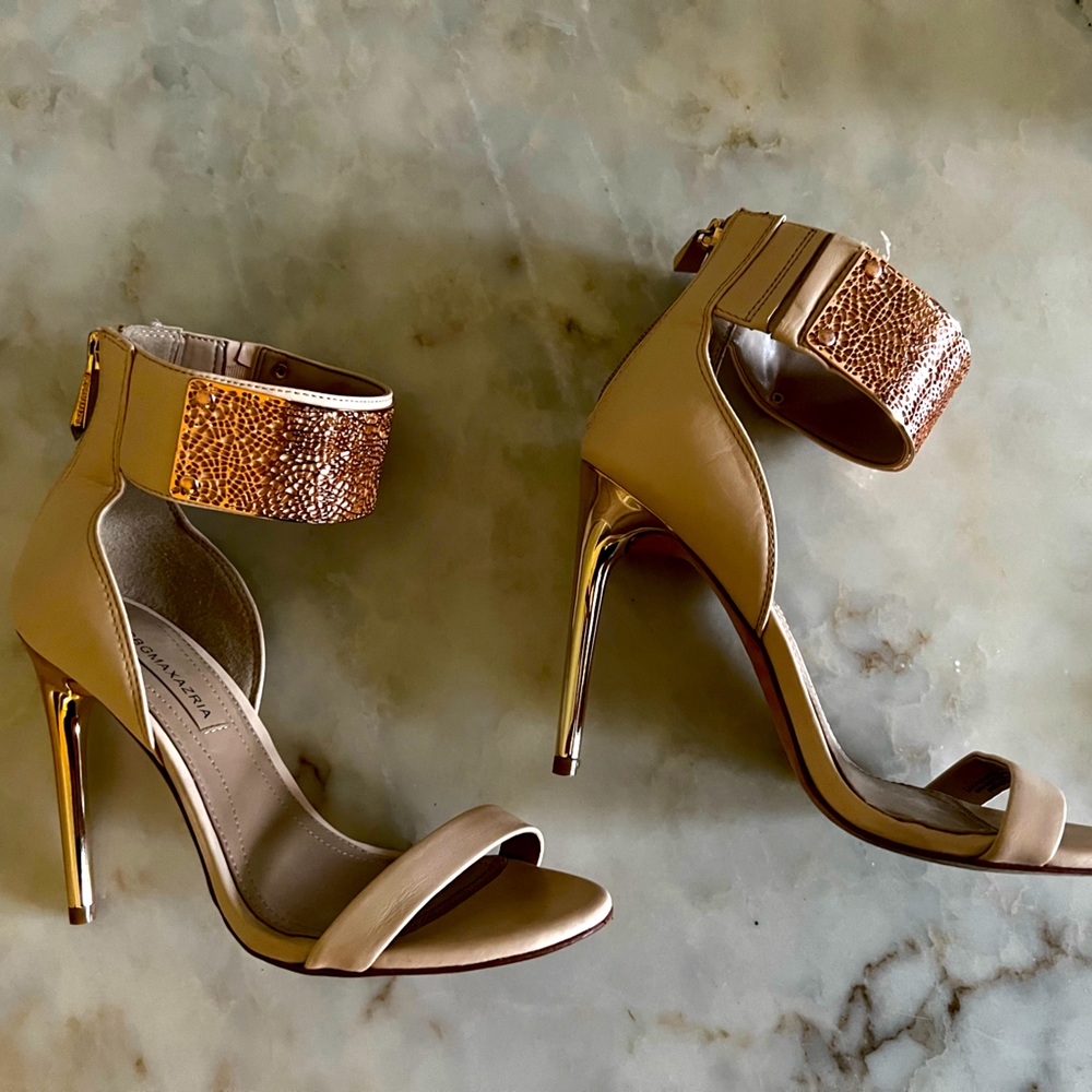 Max Azria heels 7.5